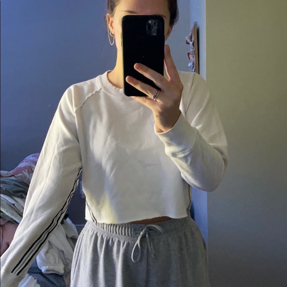 cropped white crew neck